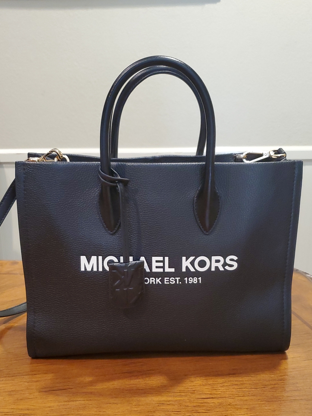 Like New Michael Kors Large Mirella Tote
